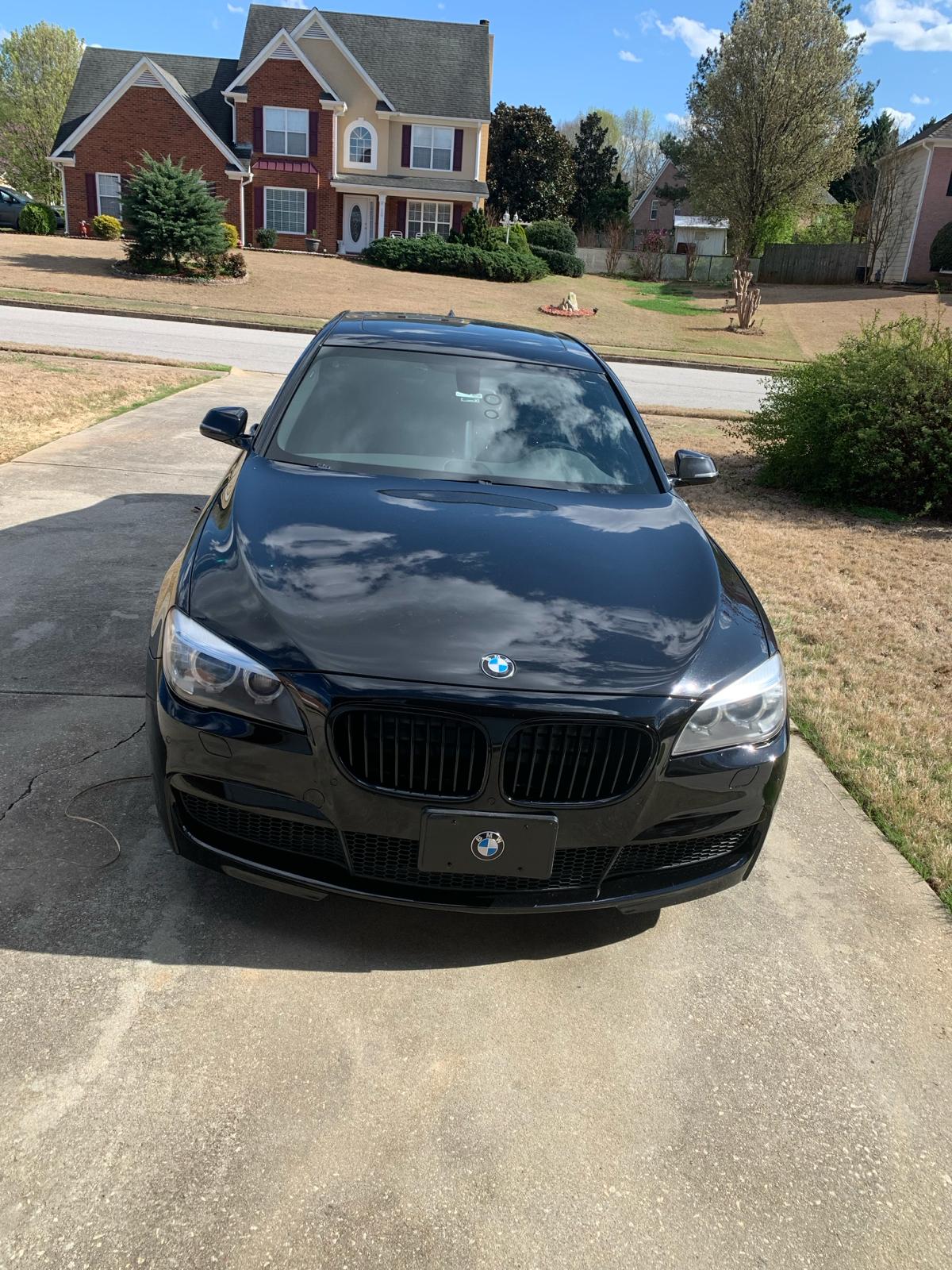 4 PASSENGER LUXURY SEDAN - BMW 740 LI  Number Of Passenger: 4